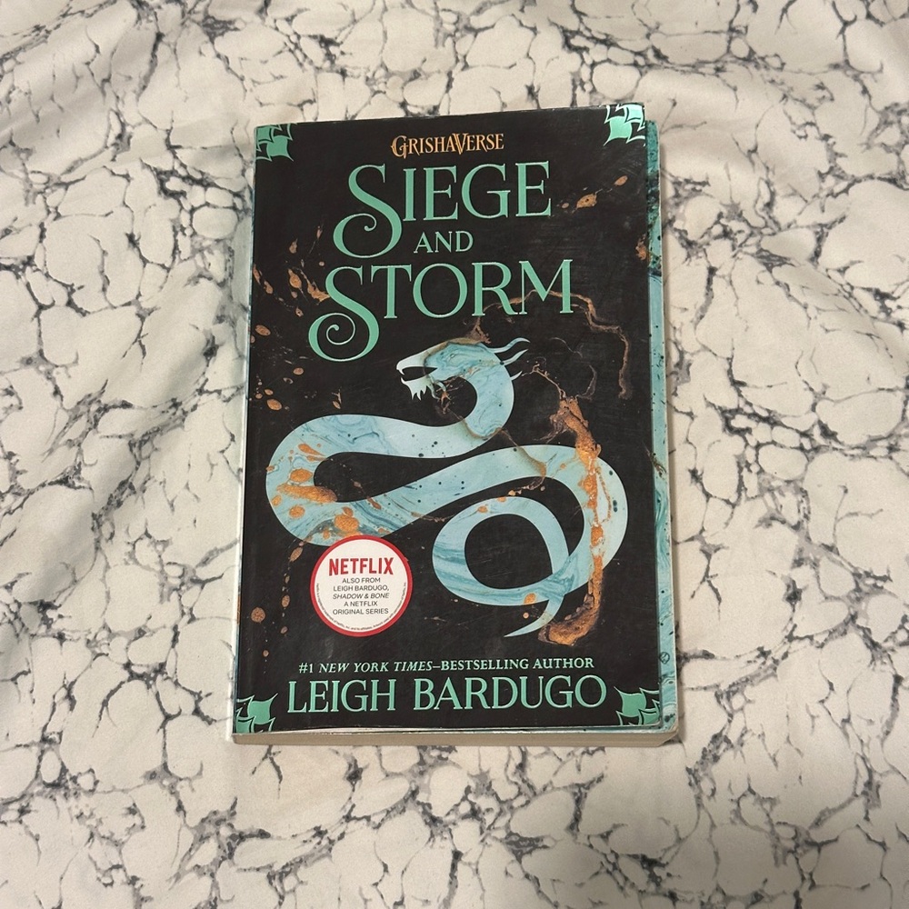 Siege and Storm, book 2 by Leigh Bardugo